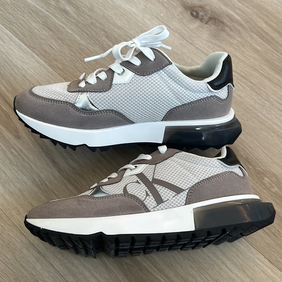 Calvin Klein Platform Plain Toe Round Toe Rubber Sole Lace-up sneakers  size 7 - Picture 4 of 10